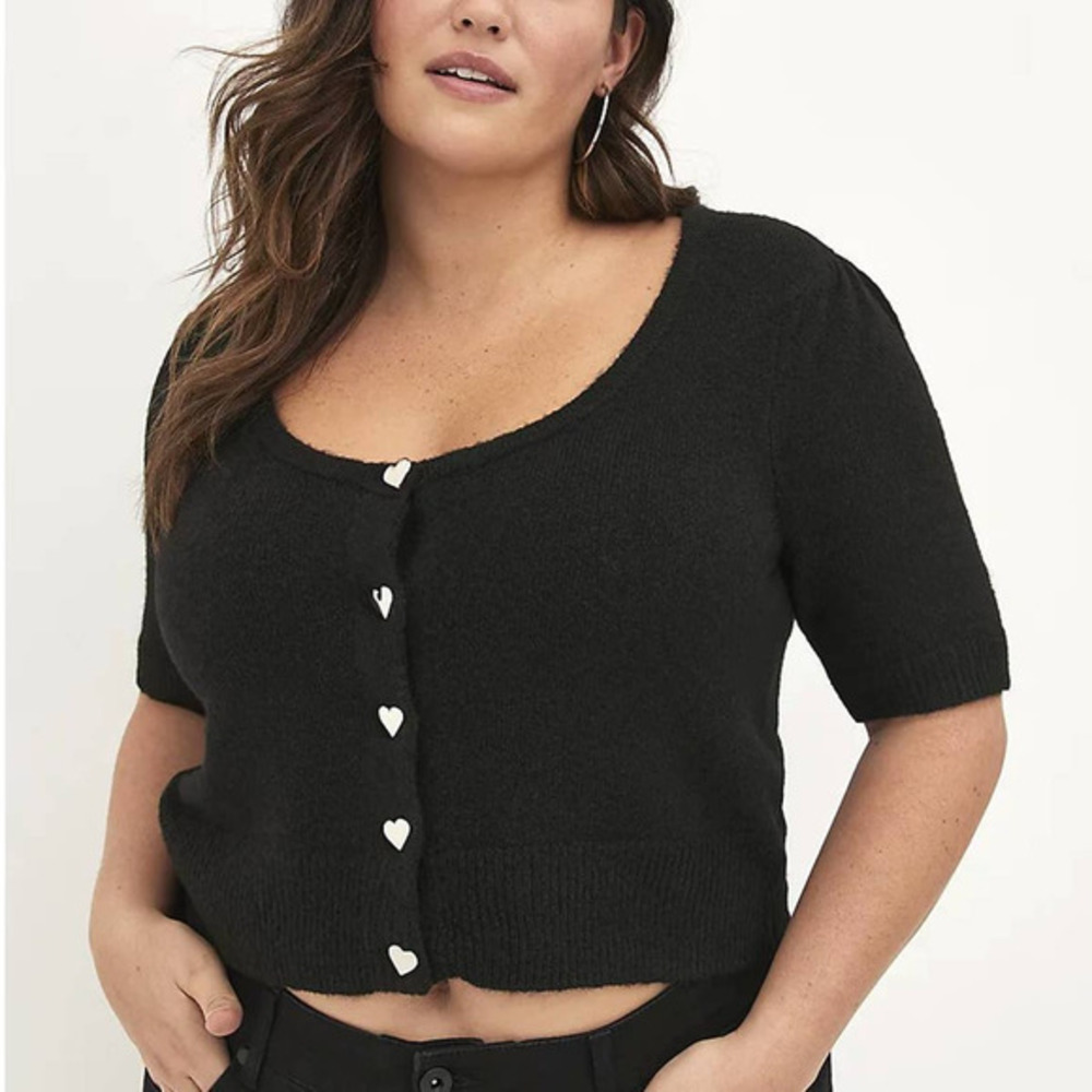 Torrid‎ 5 (5X 28) Black Vegan Cashmere Heart Button Up Cropped Cardigan Sweater